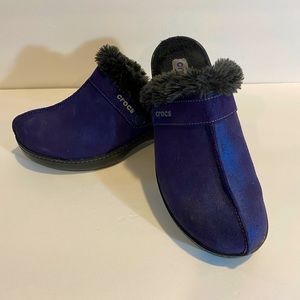 Crocs blue suede Clogs Women size 10 Fur Lined Slip On